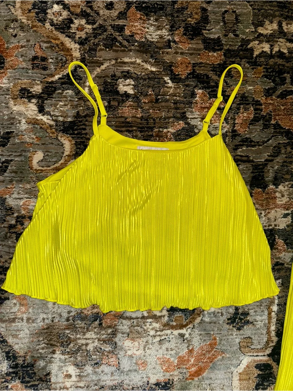Almost Famous Neon Yellow Pleated Set - Picture 3 of 5